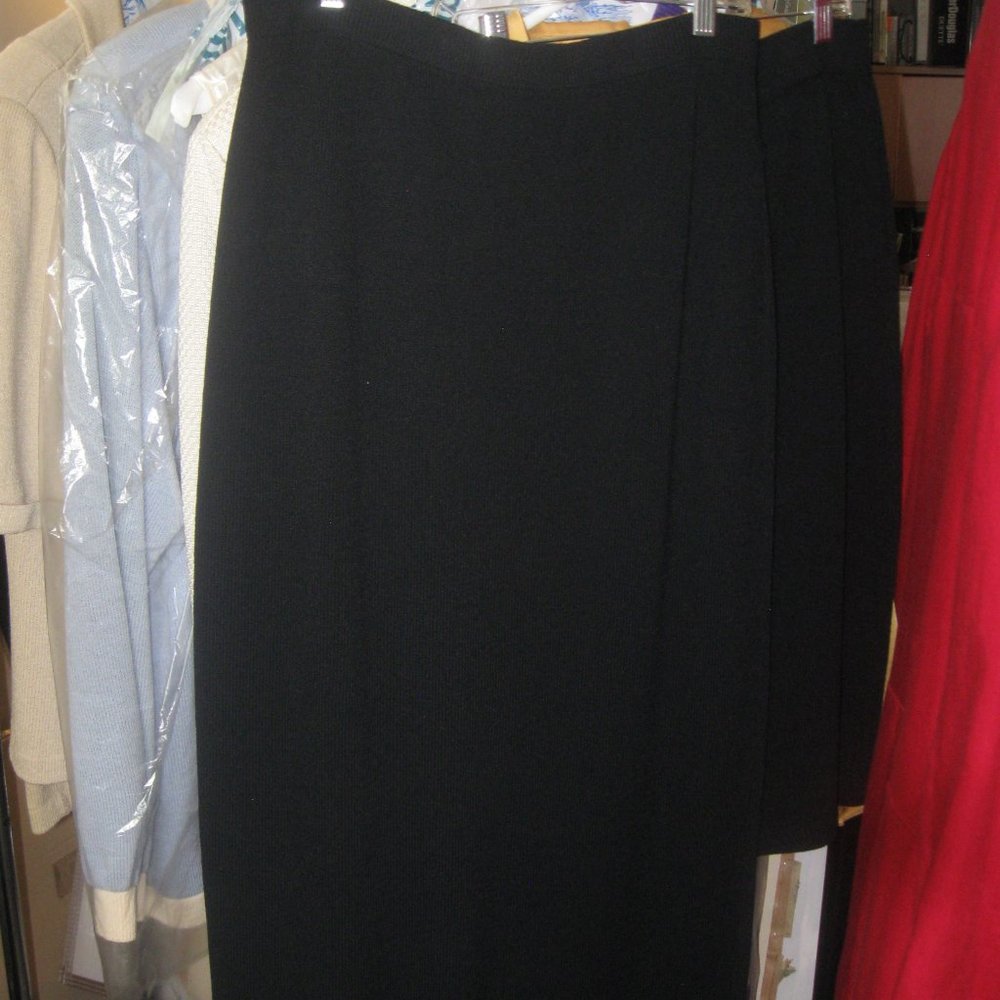 ST.JOHN LONG BLACK SKIRT